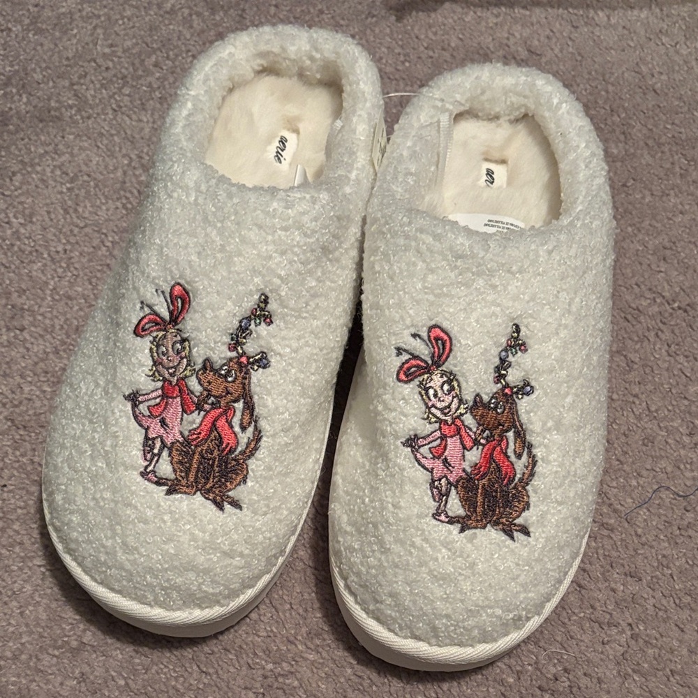 Aerie White Slippers with Embroidered Grinch Characters